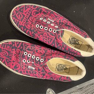 Vans Women's Graphic Pink and Black Sneakers
